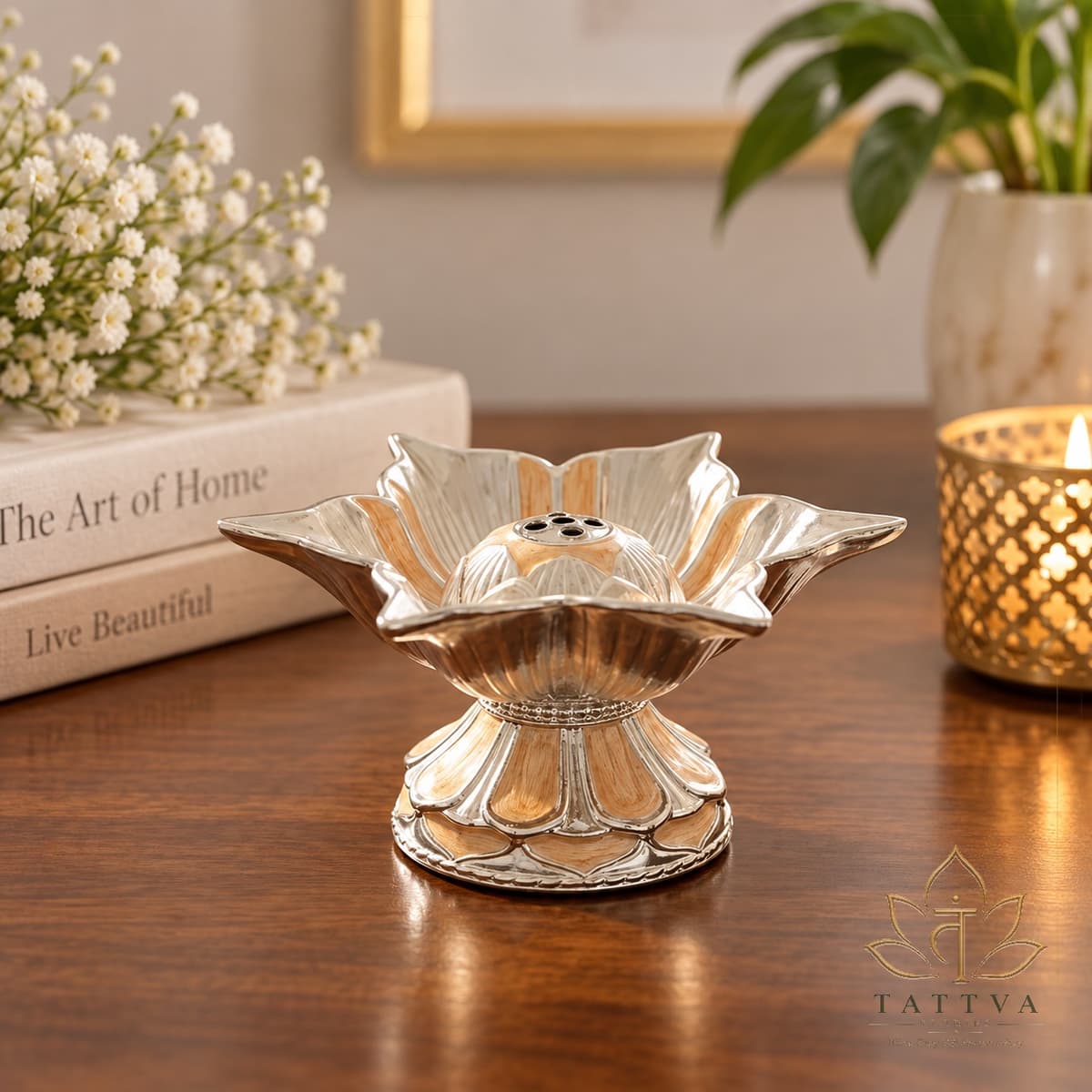 Lotus Petal Urli